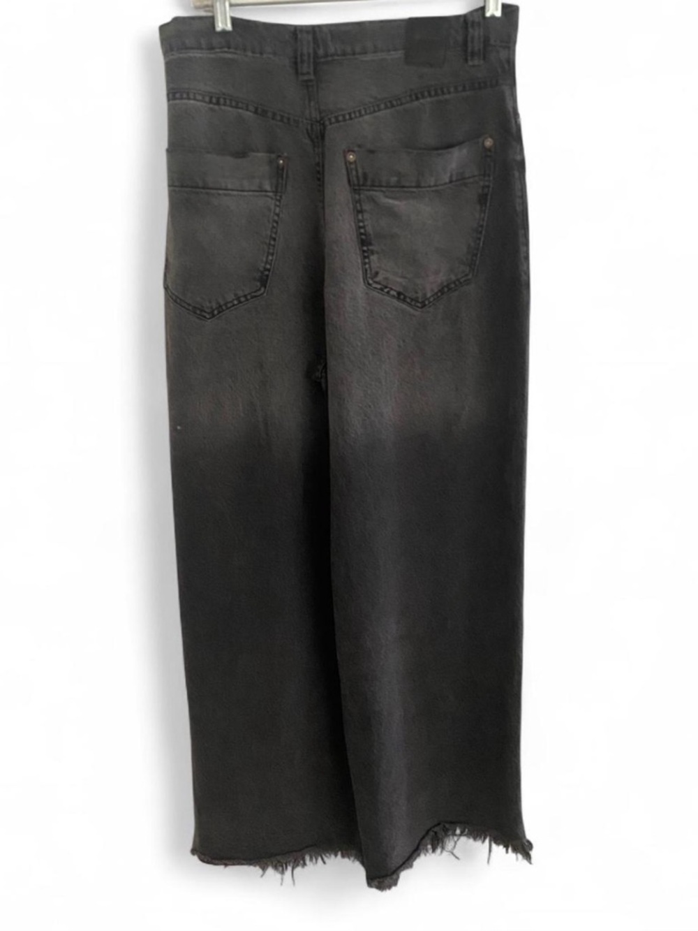 WE THE FREE FADED BLACK WIDE LEG CROPPED RAW HEM DENIM JEANS SIZE 28